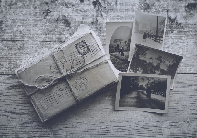 B&W pictures pexels-suzyhazelwood-5207529